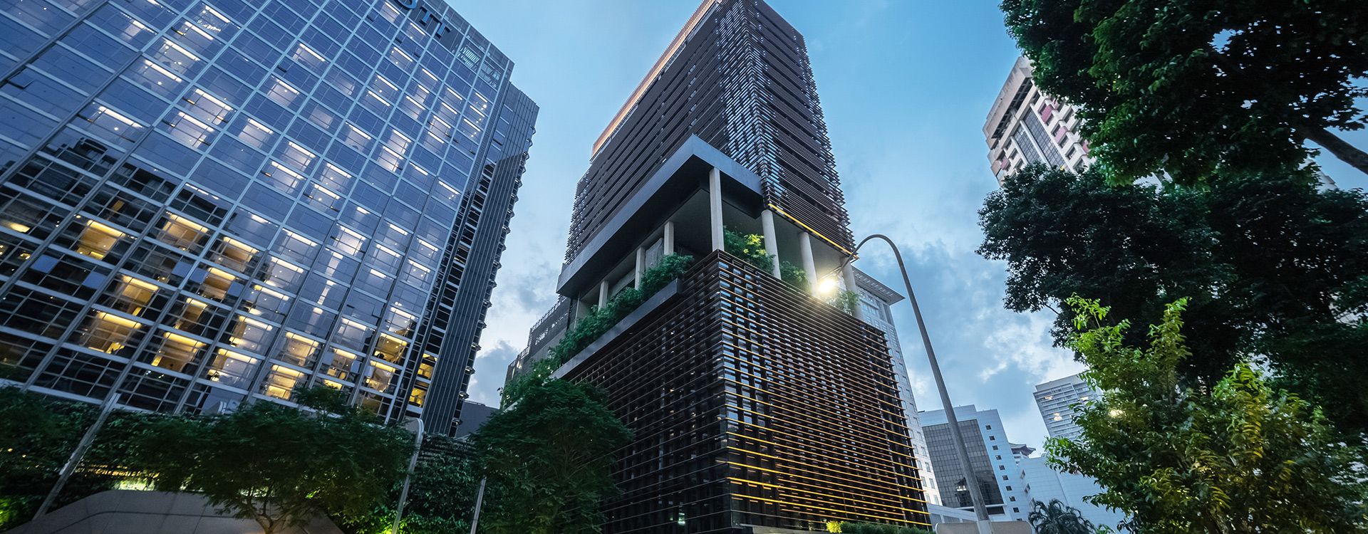 COMO Metro Singapore_Exterior by the night