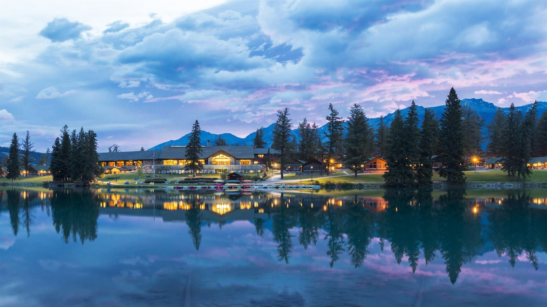 Fairmont Jasper Park Lodge_Exterior