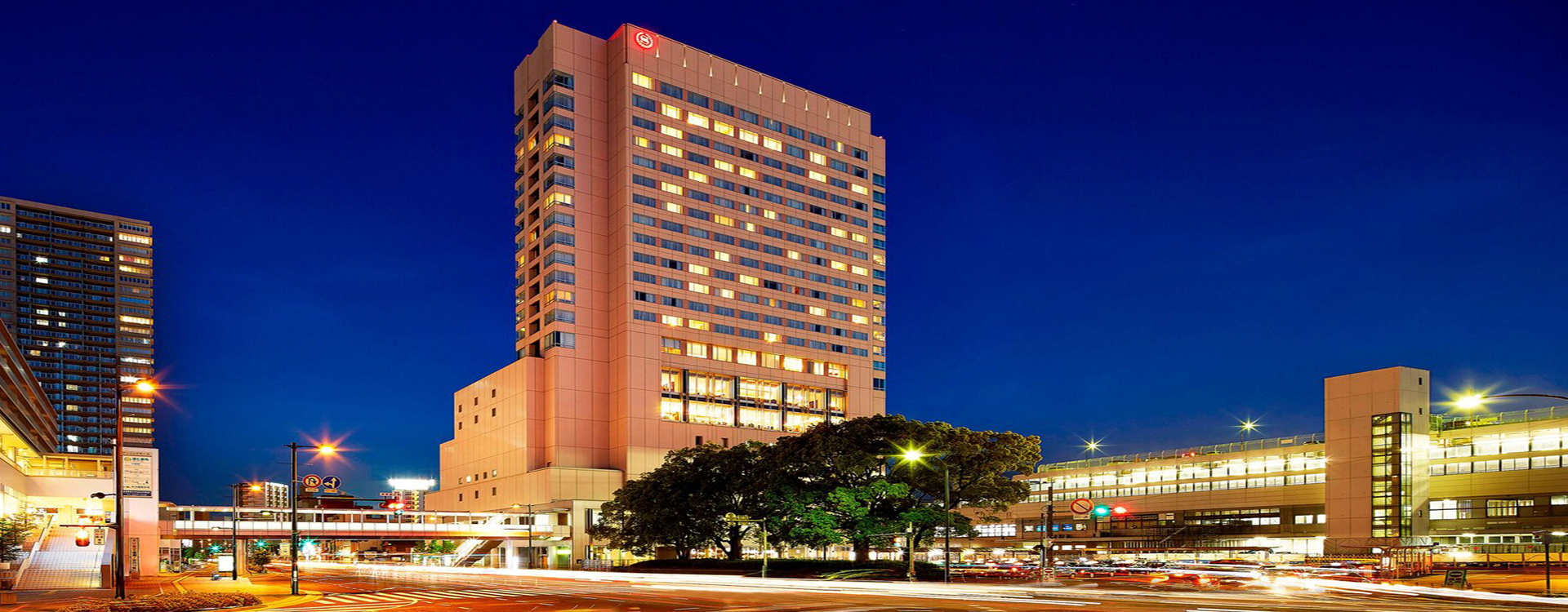 Sheraton-Grand-Hiroshima_Exterior_Evening
