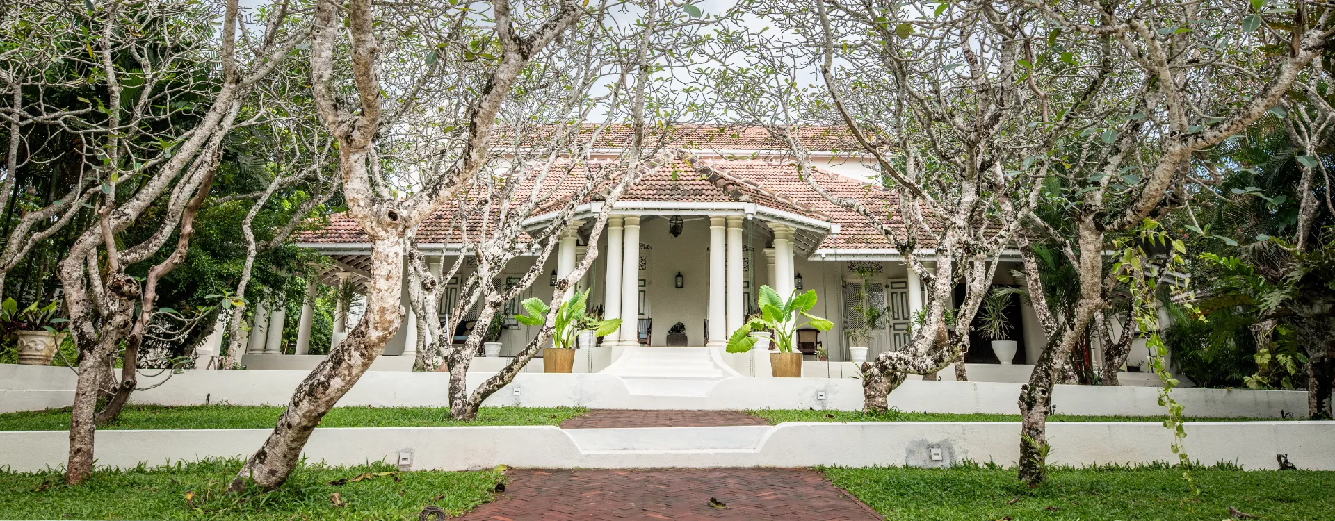 The exterior of the Sun House, Sri Lanka